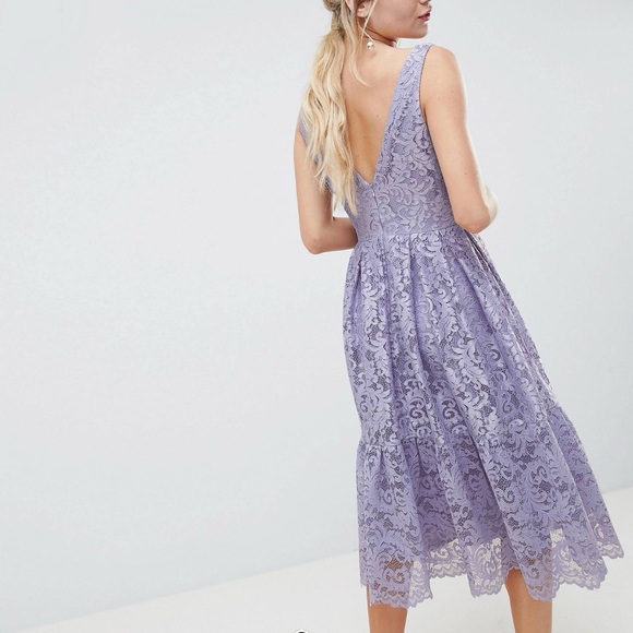 ASOS DESIGN lace plunge neck midi
prom dress - Picture 3 of 3